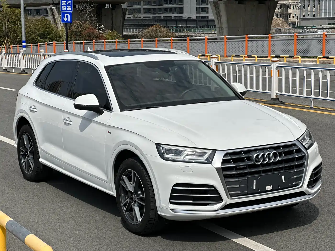 Audi Q5L 2020 40 TFSI Prestige Progressive фото 3