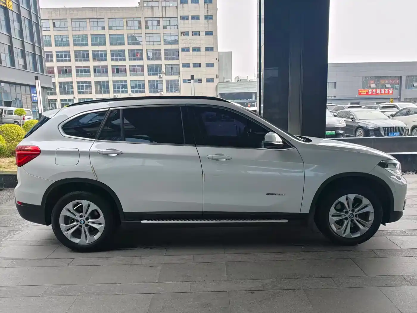 BMW X1 2016 sDrive18Li Premium Model фото 5