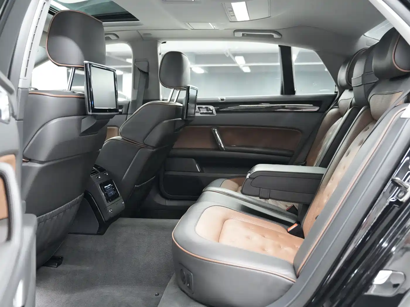 Volkswagen Phaeton 2015 Model 3.0L Exclusive Edition фото 22