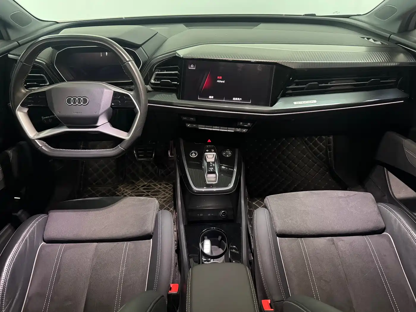 Audi Q4 e-tron 2023 40 e-tron Innovation Edition фото 8