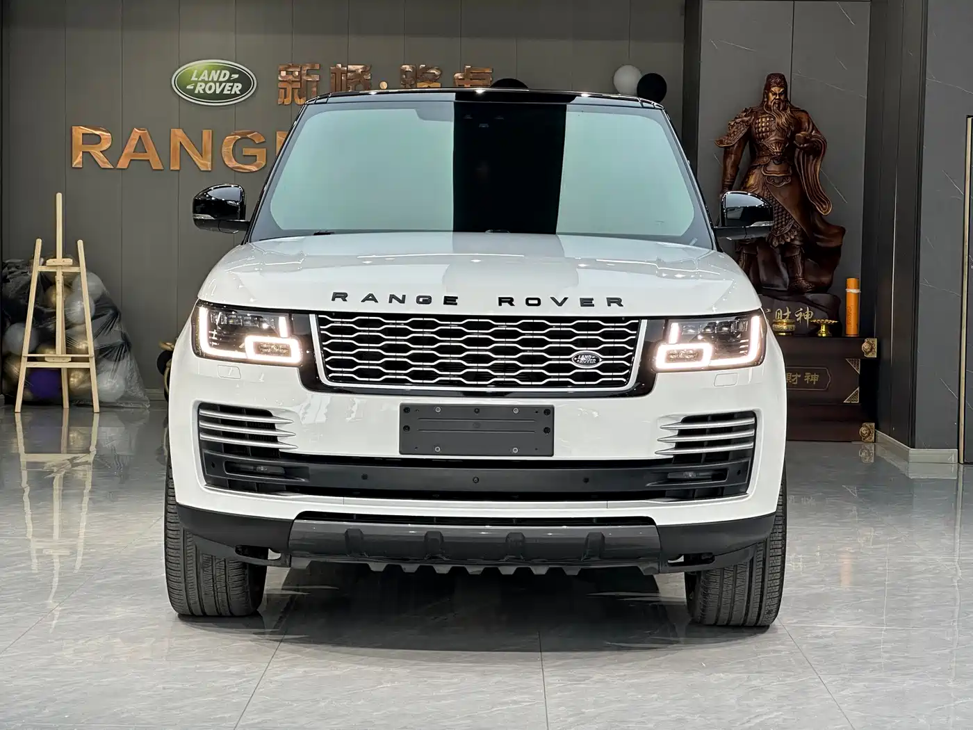 Land Rover Range Rover 2022 3.0 L6 400PS Prestige Genesis Extended Edition фото 2