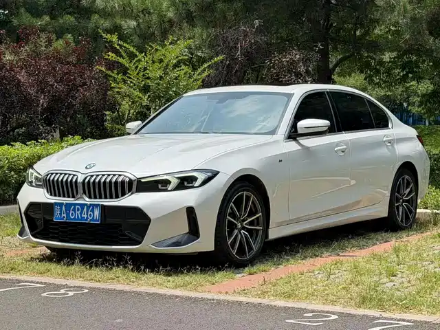  BMW BMW 3 Series 2023 330Li M Sport Dark Night Package