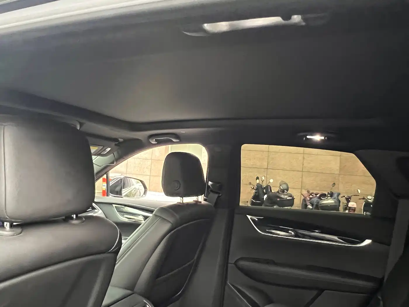 Cadillac XT5 2022 2.0T 2WD Luxury фото 13