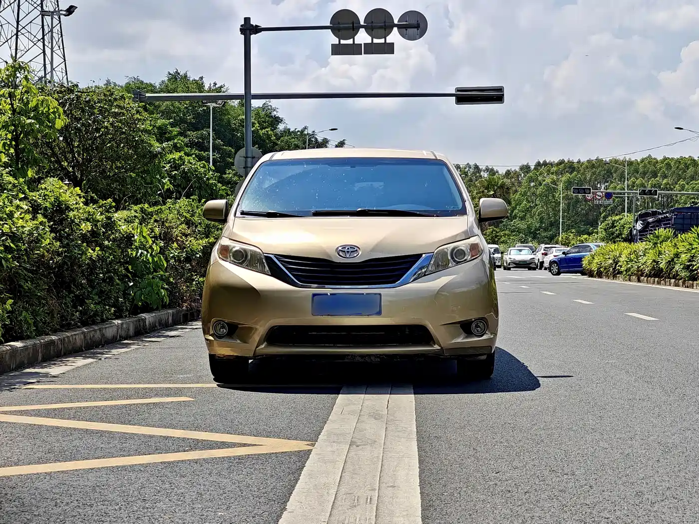 Toyota Sienna фото 2