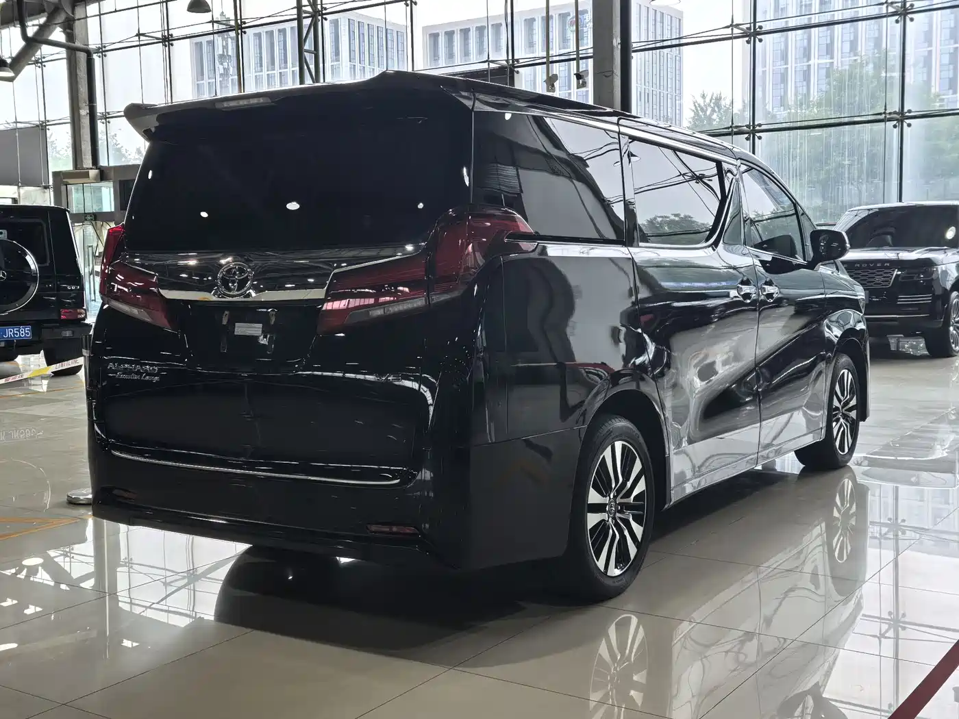 Toyota Alphard 2018 Facelift 3.5L Premium Edition фото 21