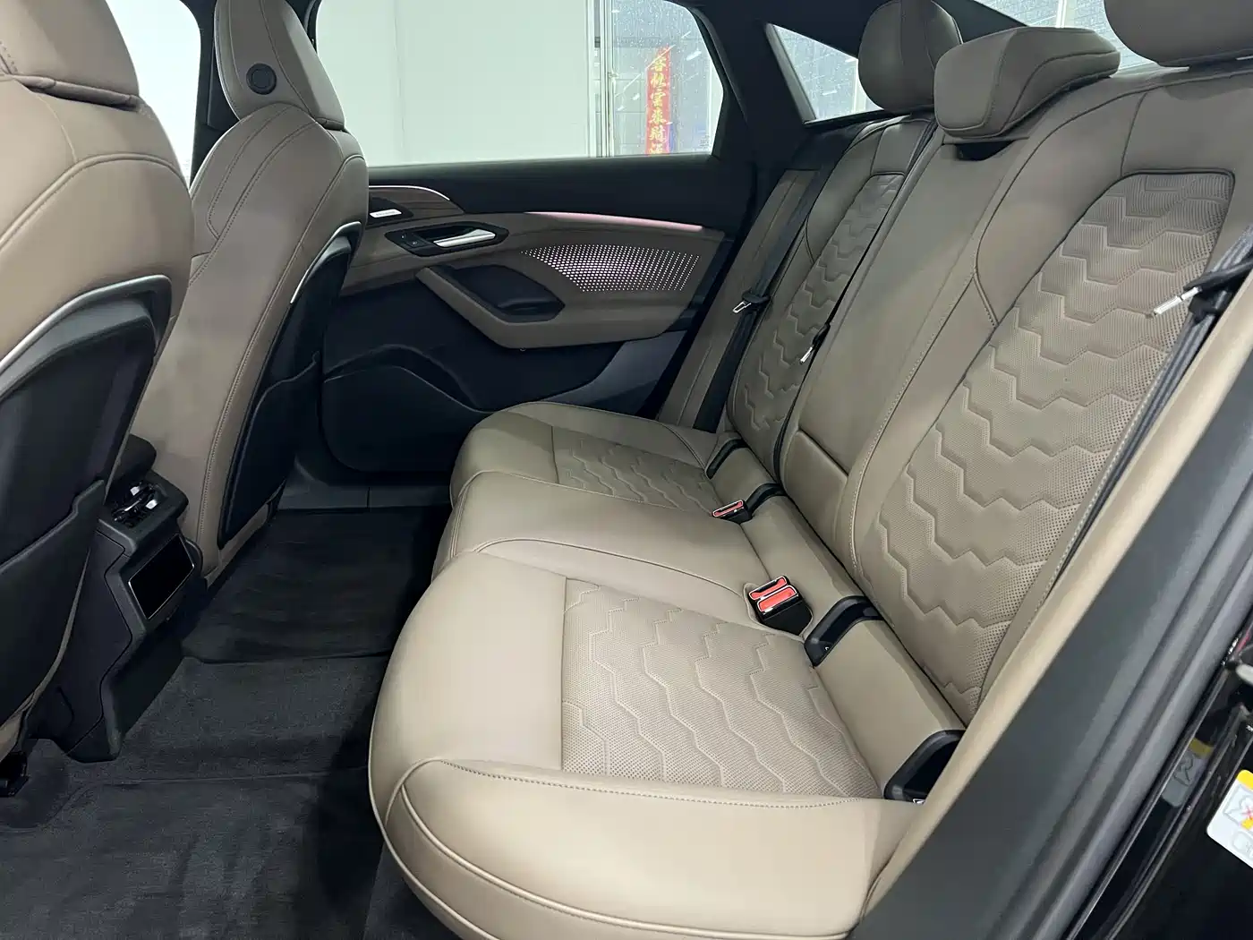 Audi A6L New Energy 2022 55 TFSI e quattro фото 9
