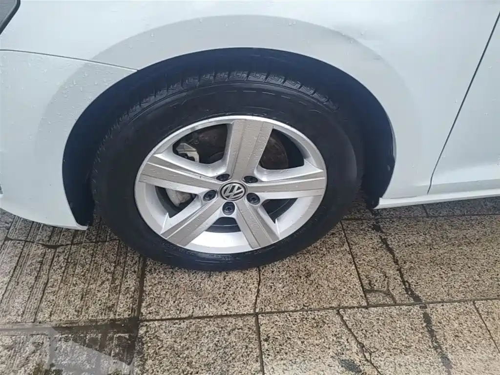 Volkswagen Golf 2016 1.6L Automatic Comfort фото 23