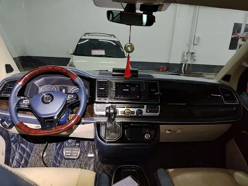 Volkswagen Multivan 2018 2018 2.0TSI 4WD Premium Edition 7-Seater