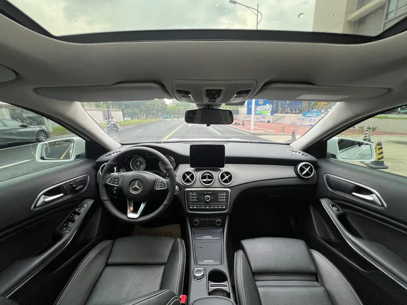 Mercedes-Benz GLA 2017 GLA 220 4MATIC Fashion фото 12