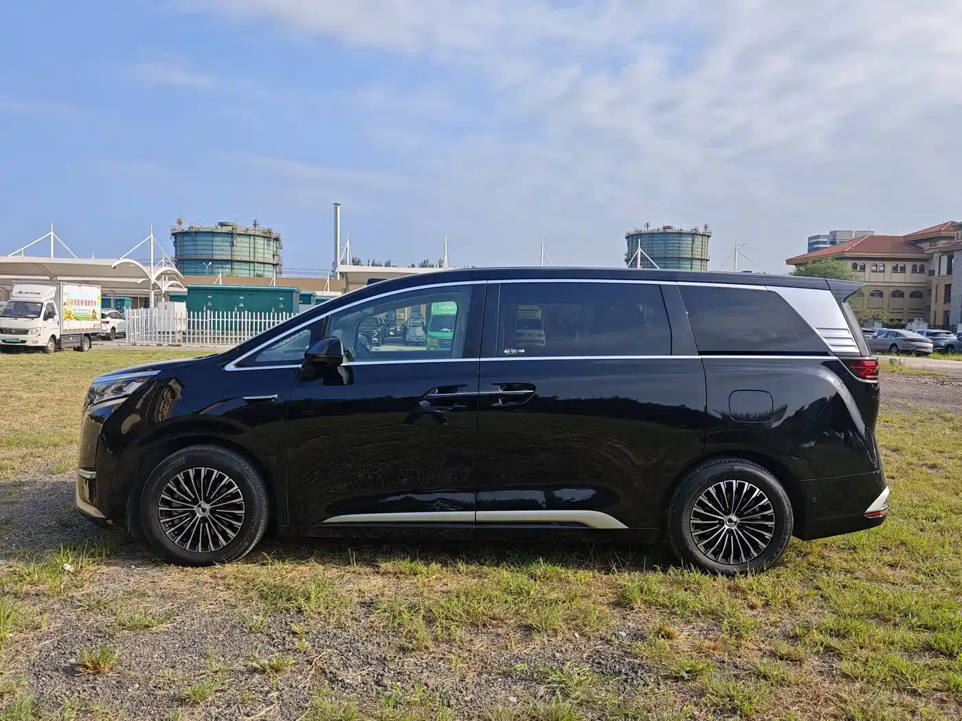 Denza D9 2025 2025 Model DM-i Smart Drive Edition 1020 AWD Flagship