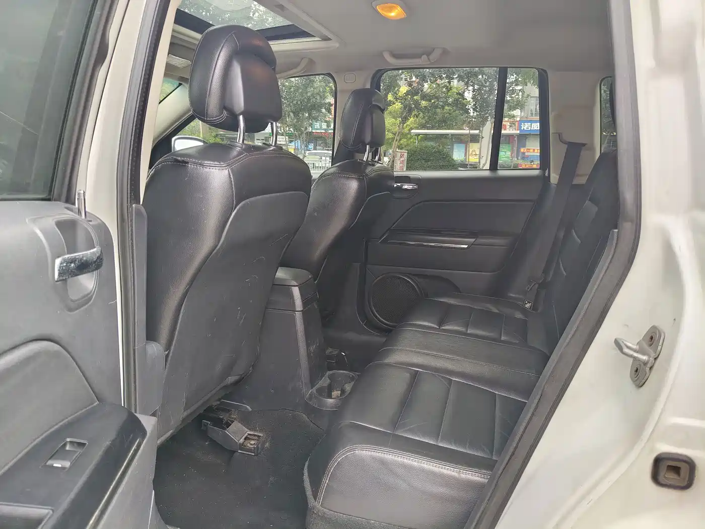 Photo 9 - Jeep Compass (Import)