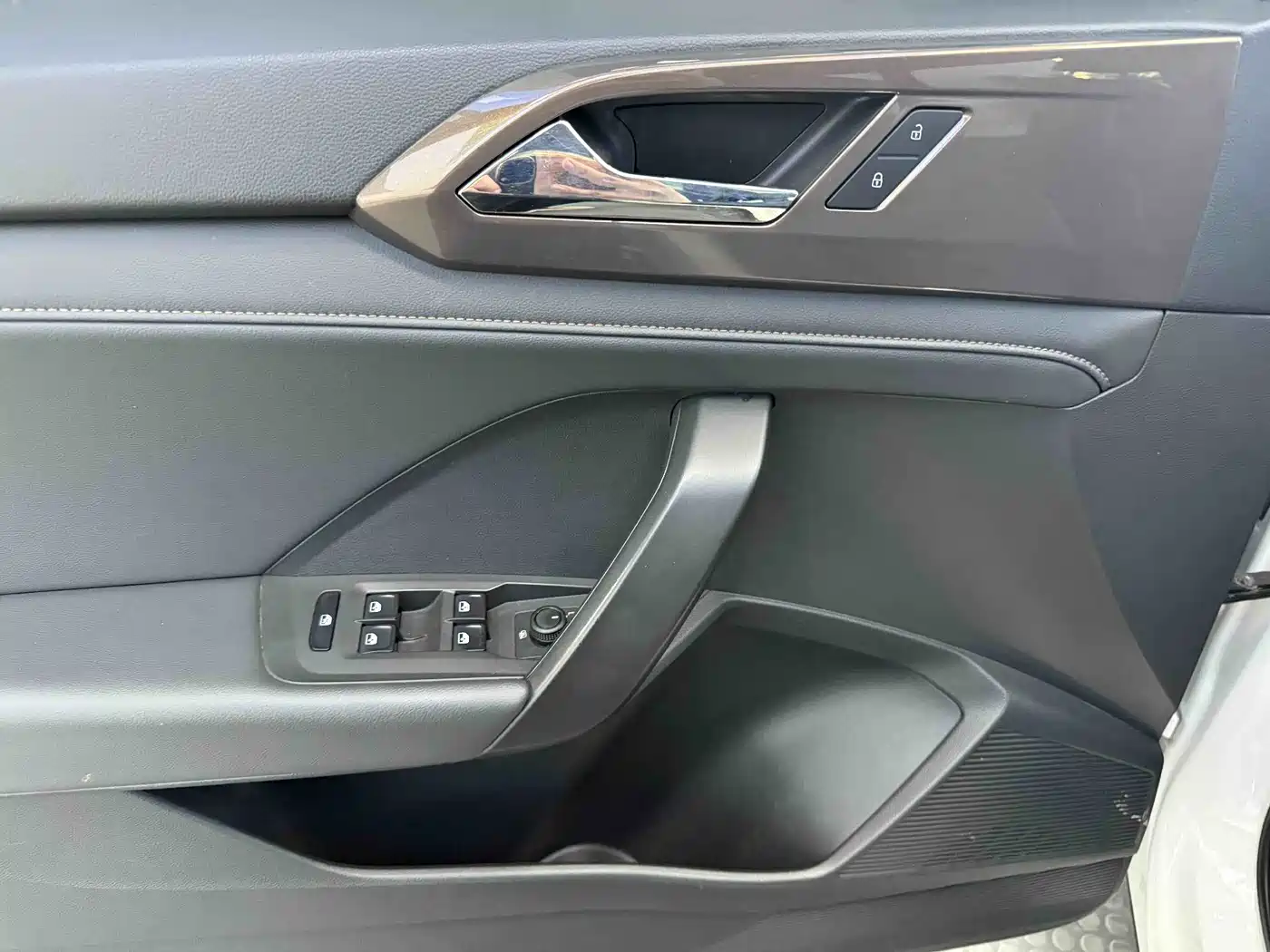 Volkswagen Tharu 2022 280TSI 2WD Comfort фото 18