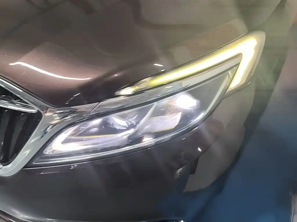 Buick GL8 2017 ES 28T Luxury China V фото 24