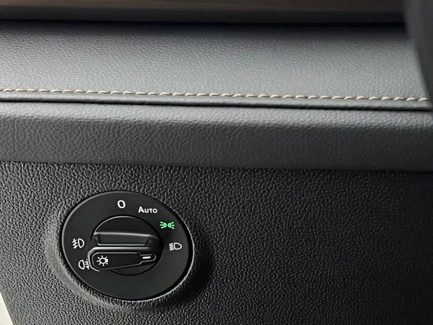 Volkswagen Tharu 2022 280TSI FWD Luxury Edition фото 18
