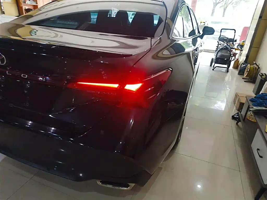 Toyota Avalon 2022 2.5L Luxury Edition фото 24
