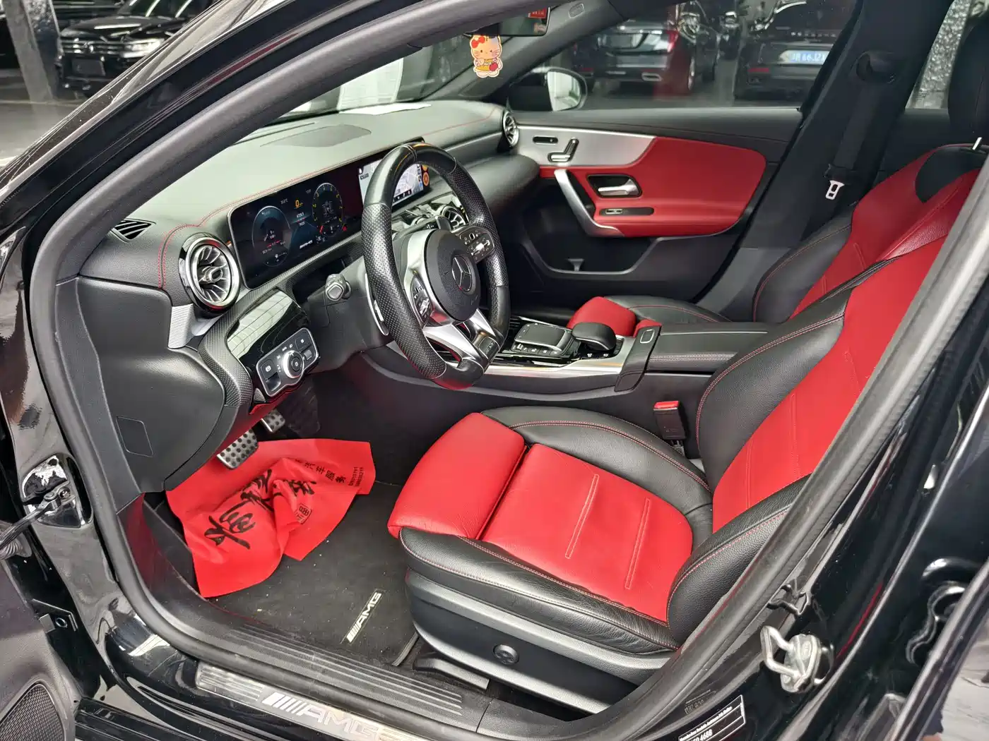 Mercedes-Benz A-Class AMG 2019 AMG A 35 L 4MATIC фото 5