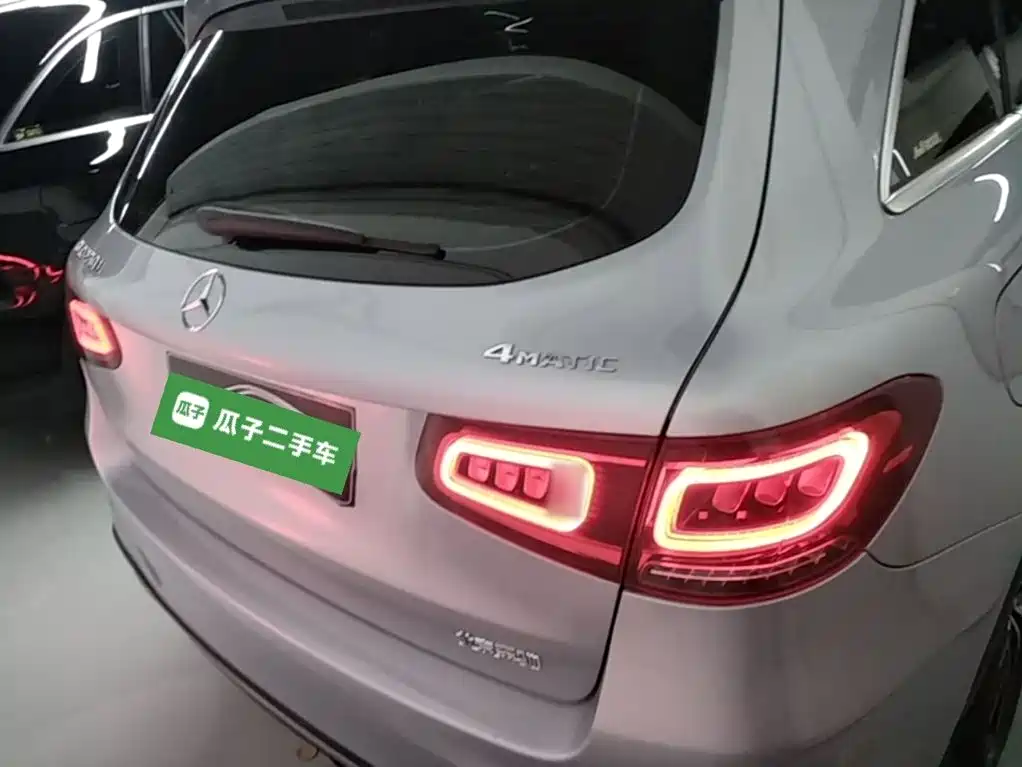 MERCEDES-BENZ GLC