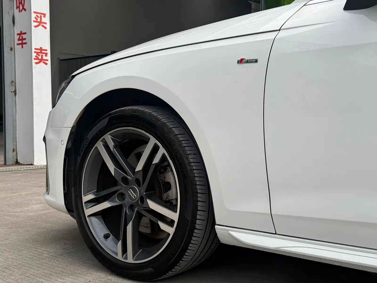 Фото 10 - Audi A4L