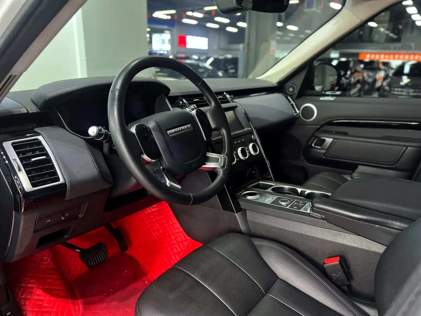 Land Rover Discovery 2020 3.0 SC V6 SE фото 8