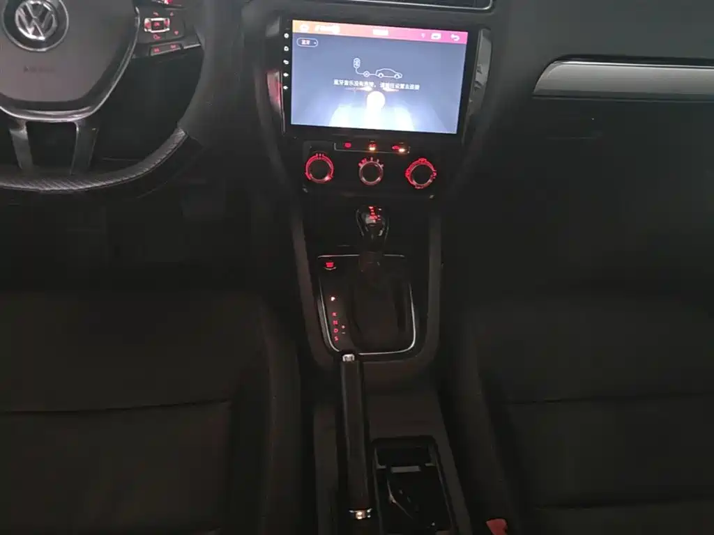 Volkswagen Sagitar 2018 1.6L Automatic Comfort фото 14
