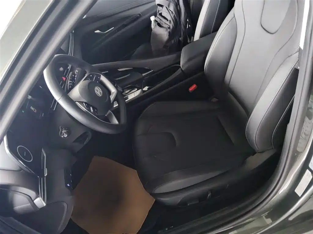 Hyundai Elantra 2023 Model 1.5L CVT LUX Premium Edition фото 14