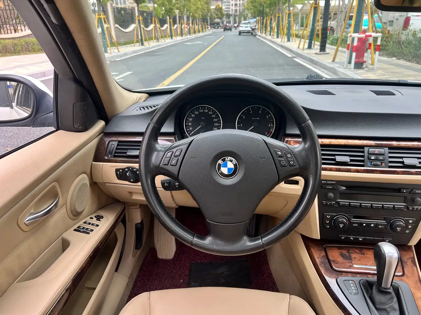 BMW 3 Series 2007 320i Luxury фото 9