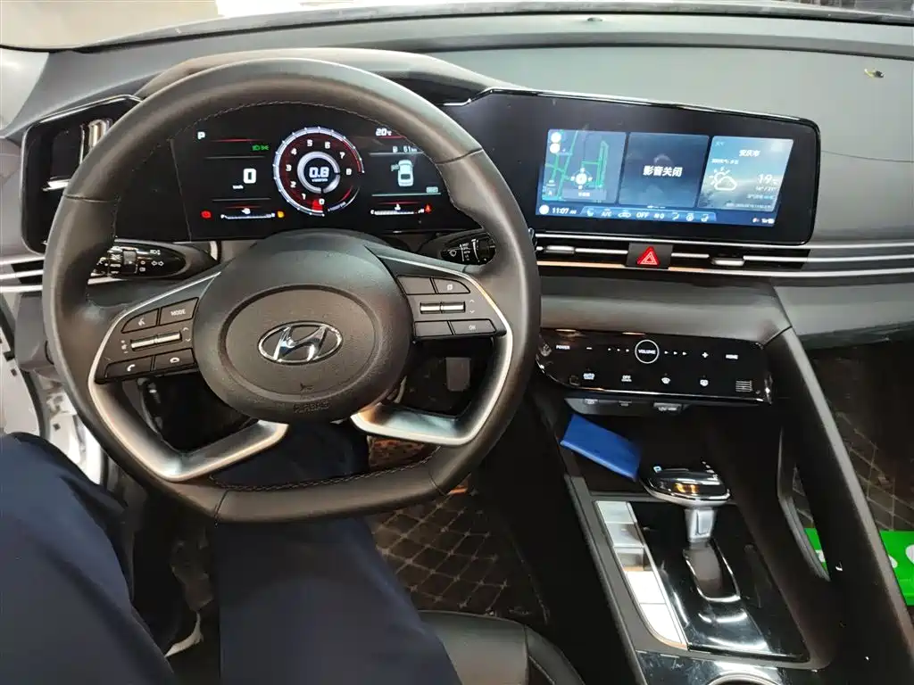 Hyundai Elantra 2022 1.5L CVT GLX Elite Edition фото 10