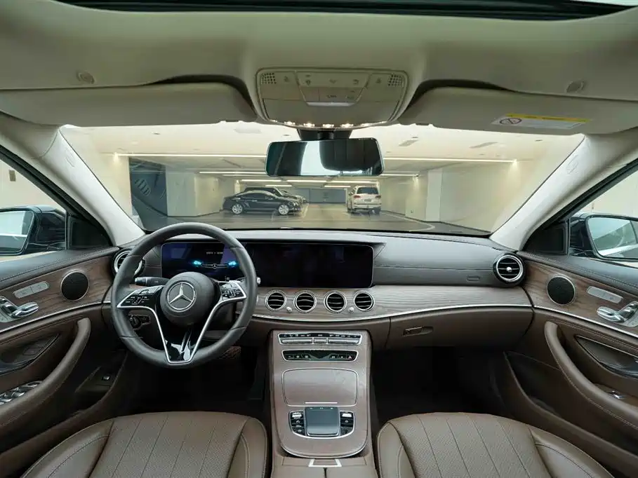 Mercedes-Benz E-Class 2023 E 300 L Fashion фото 19