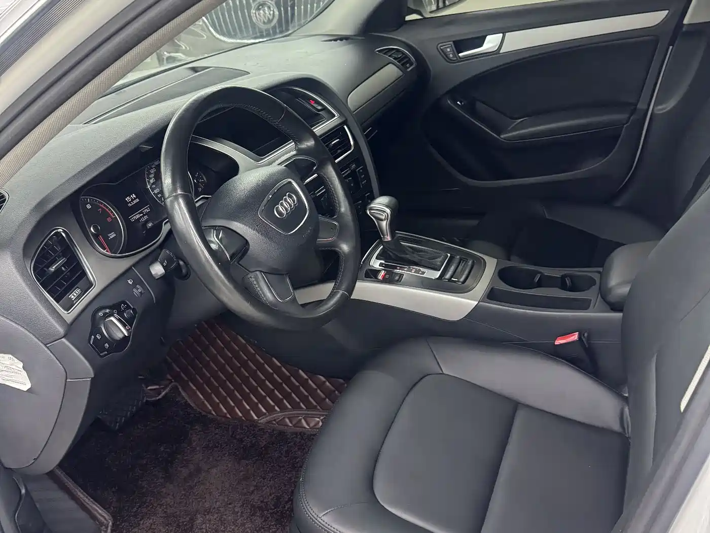 Audi A4L 2013 30 TFSI Automatic Comfort фото 4
