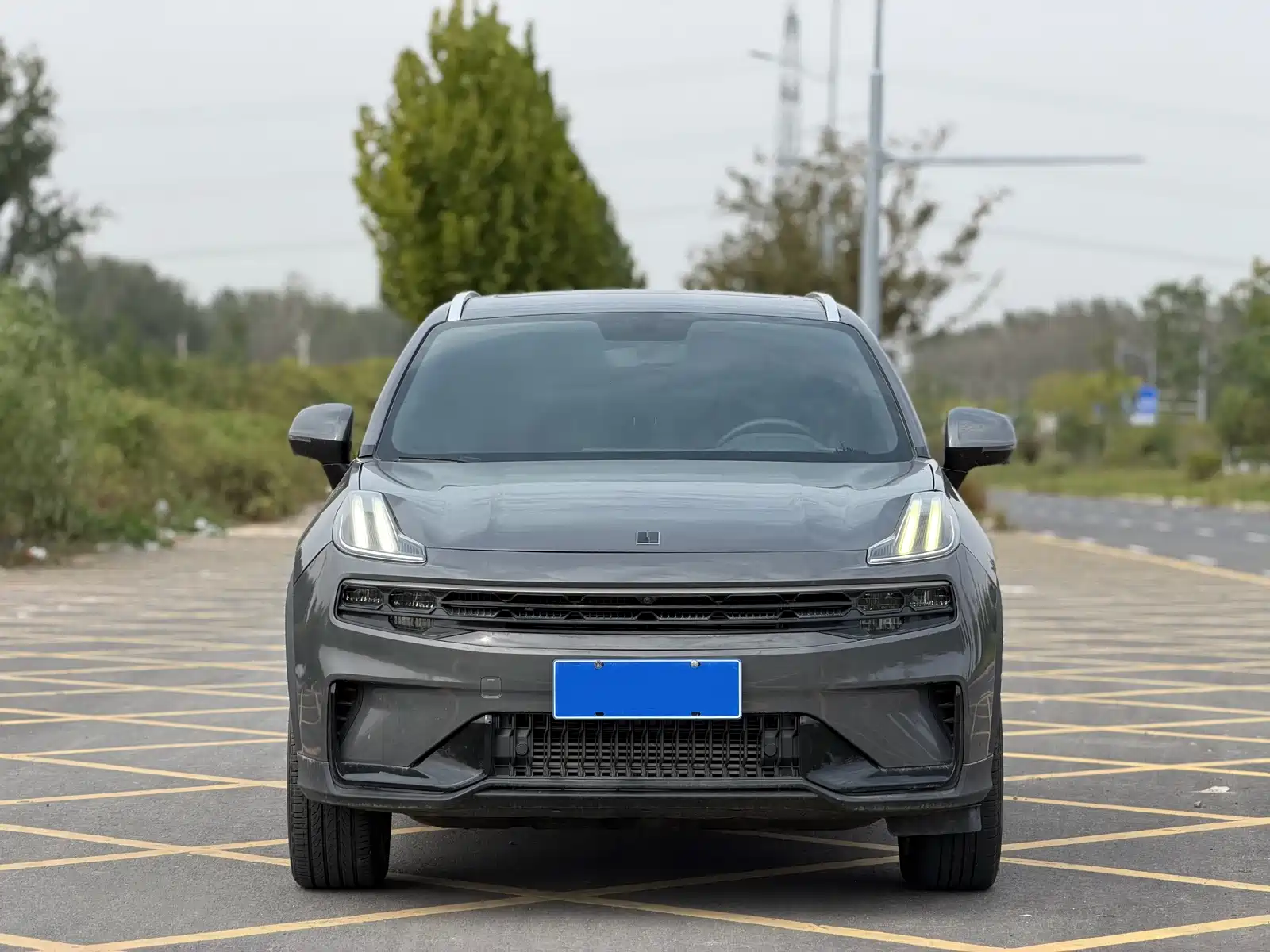 Фото 2 - Lynk & Co 06