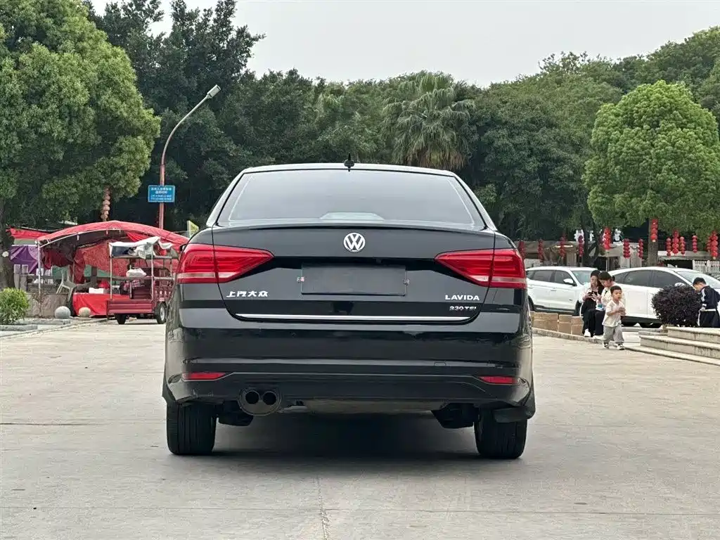 Volkswagen Lavida 2017 230TSI DSG Comfort Edition фото 8