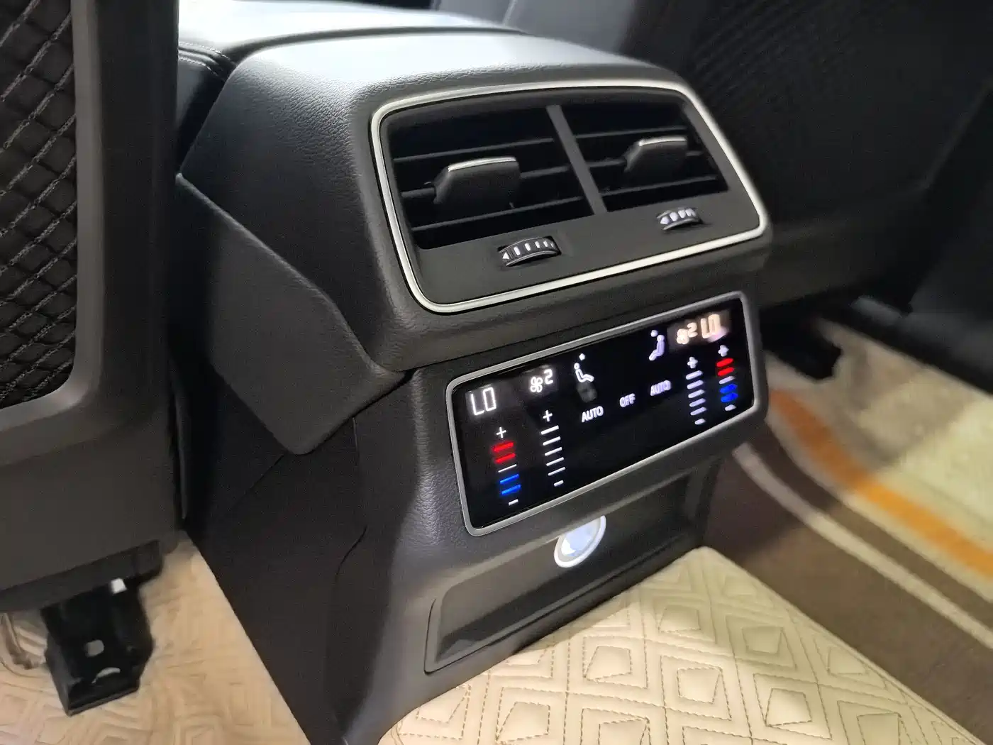 Audi A6L 2021 45 TFSI Exclusive Sport фото 11
