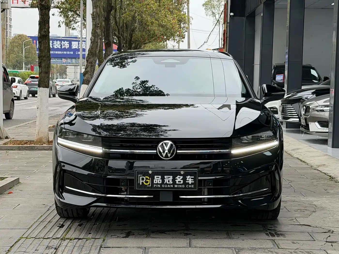 Volkswagen Magotan 2024 300TSI DSG Premium Edition (Eye-catching Package) фото 2