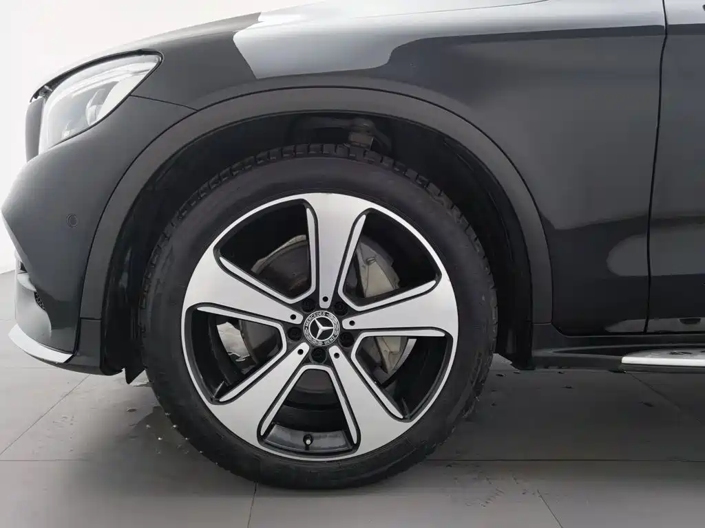 Фото 17 - Mercedes-Benz GLC