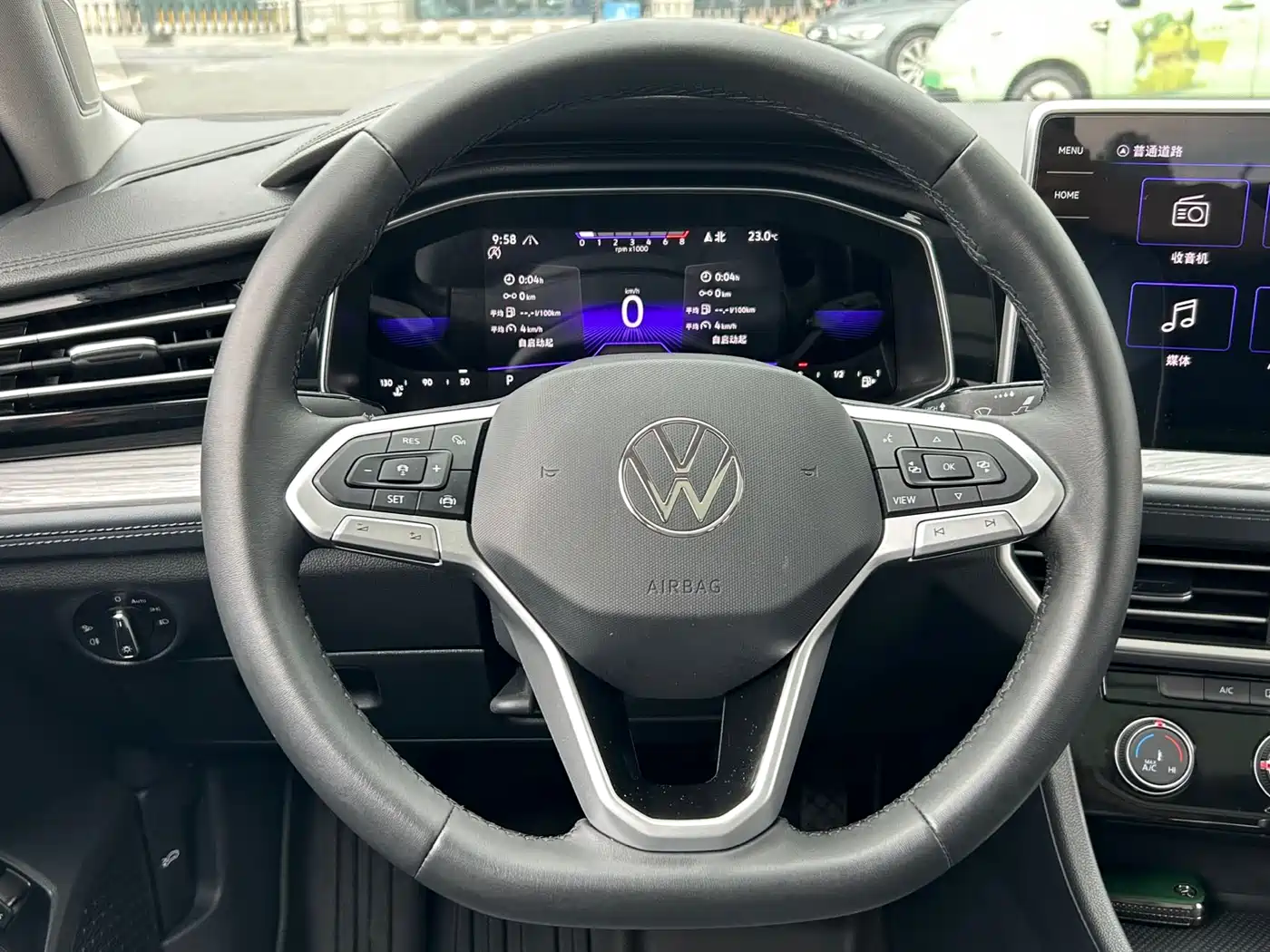 VOLKSWAGEN SAGITAR