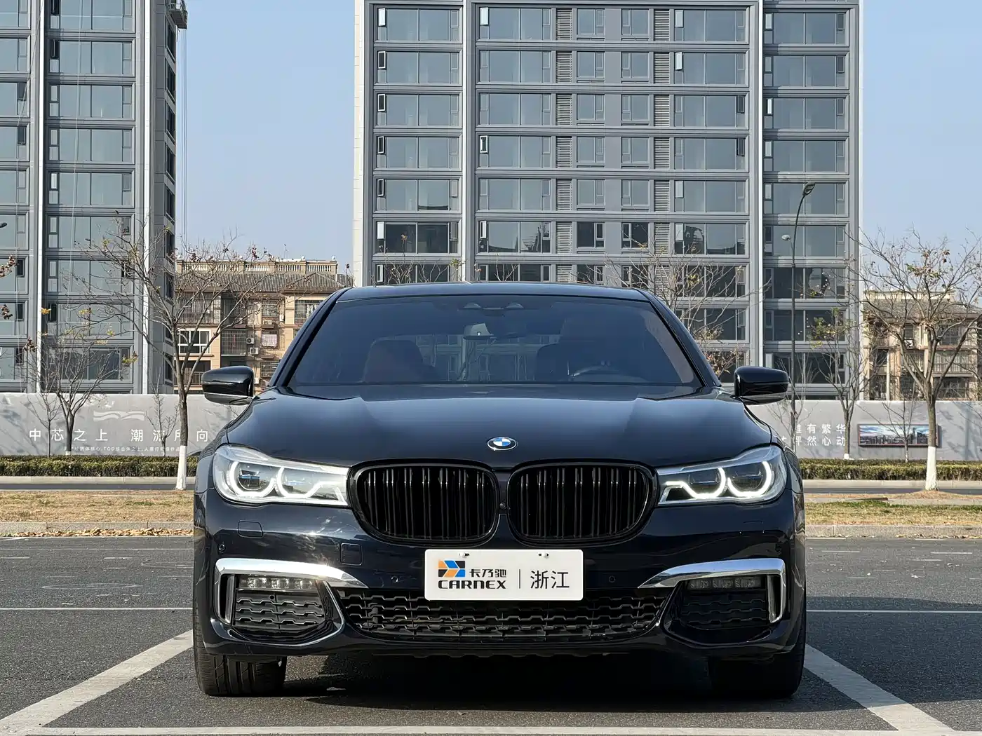 BMW 7 Series 2018 740Li xDrive Premium Type M Sport Package фото 3
