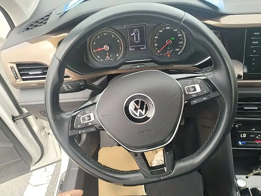 Volkswagen Tharu, миниатюра 11