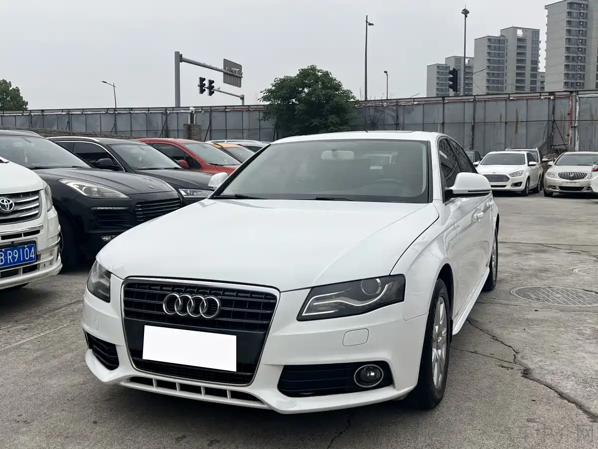 Audi A4L 2011 2.0 TFSI Standard
