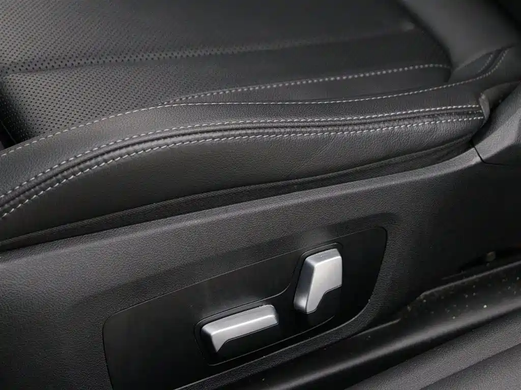 BMW 4 Series 2023 425i M Sport Shadowline Package фото 4