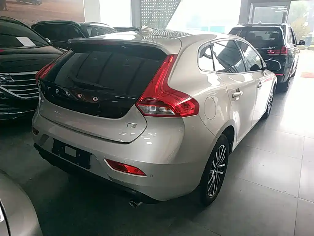 Volvo V40 2018 2018 T3 Inscription Edition