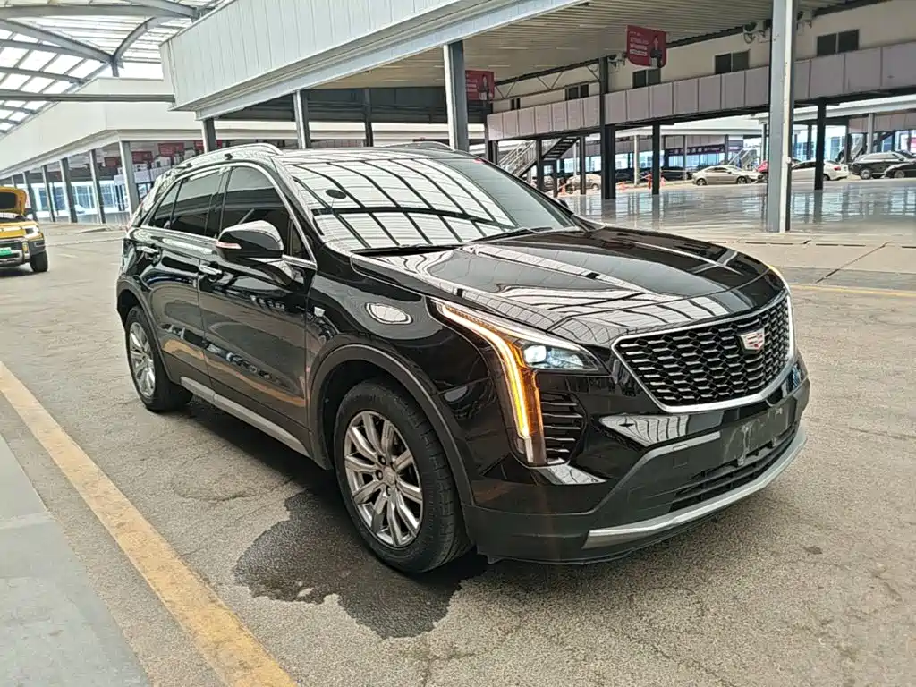 Cadillac XT4 2023 2022 28T FWD Premium