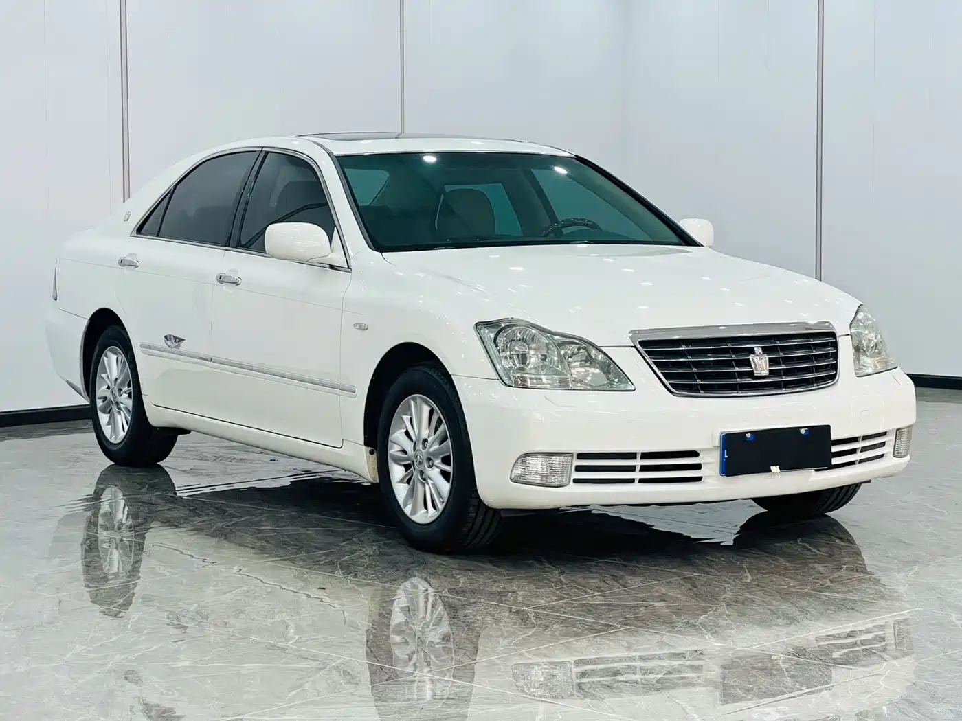 Toyota Crown 2005 Model 3.0L Royal фото 2