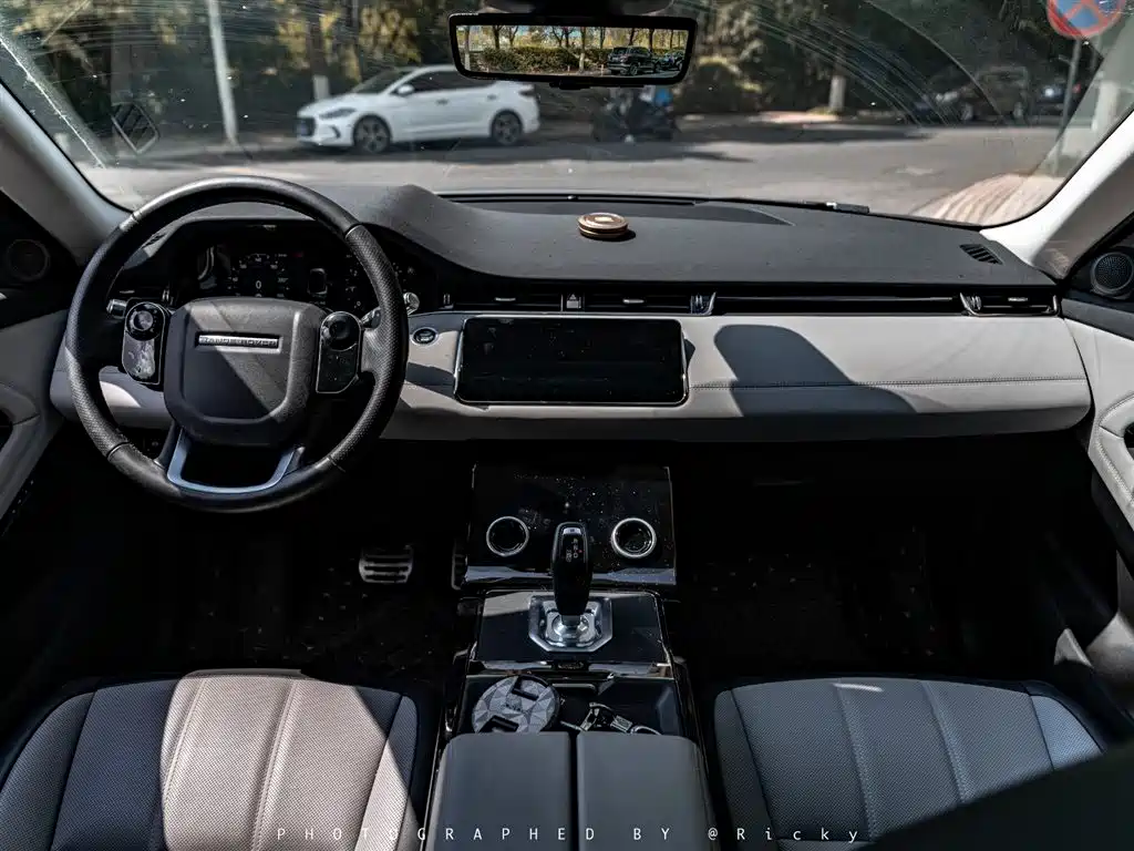 Land Rover Range Rover Evoque 2020 249PS R-DYNAMIC SE Sport Tech Edition фото 3
