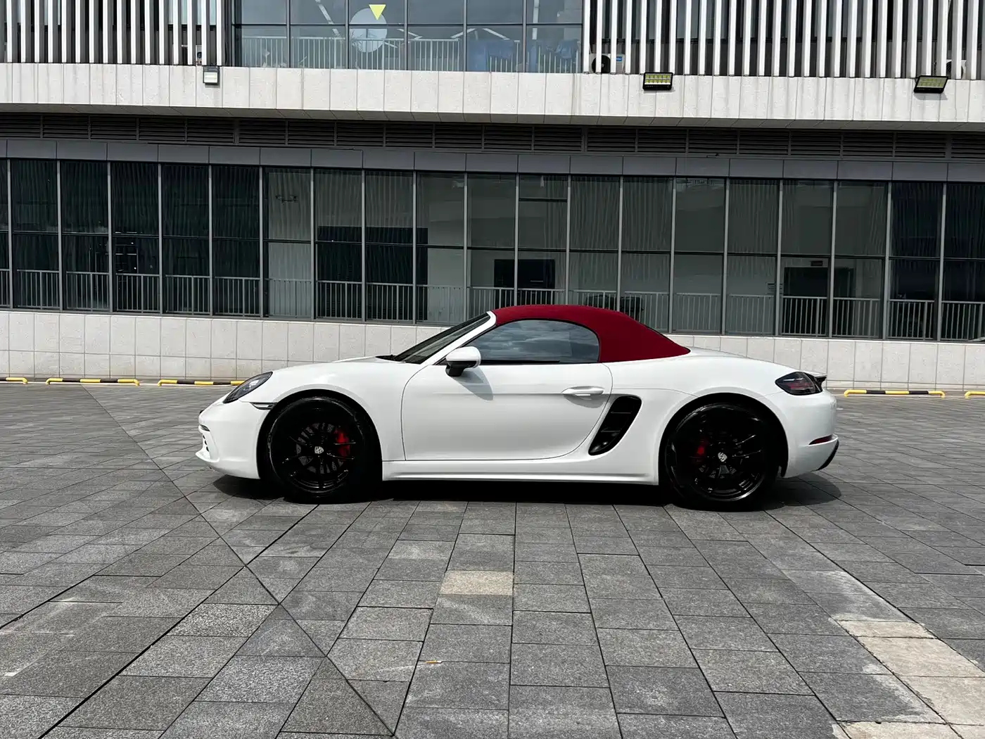 Photo 6 - Porsche 718
