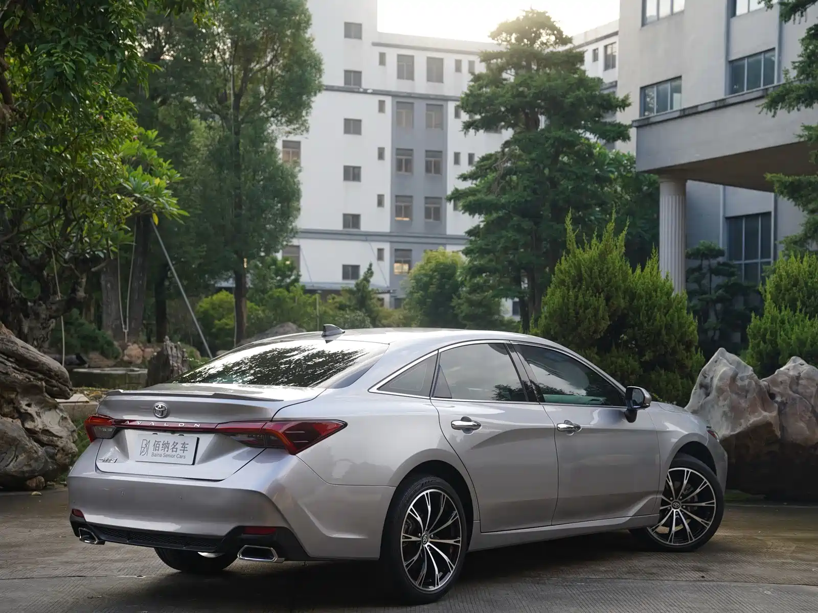 Фото 8 - Toyota Avalon