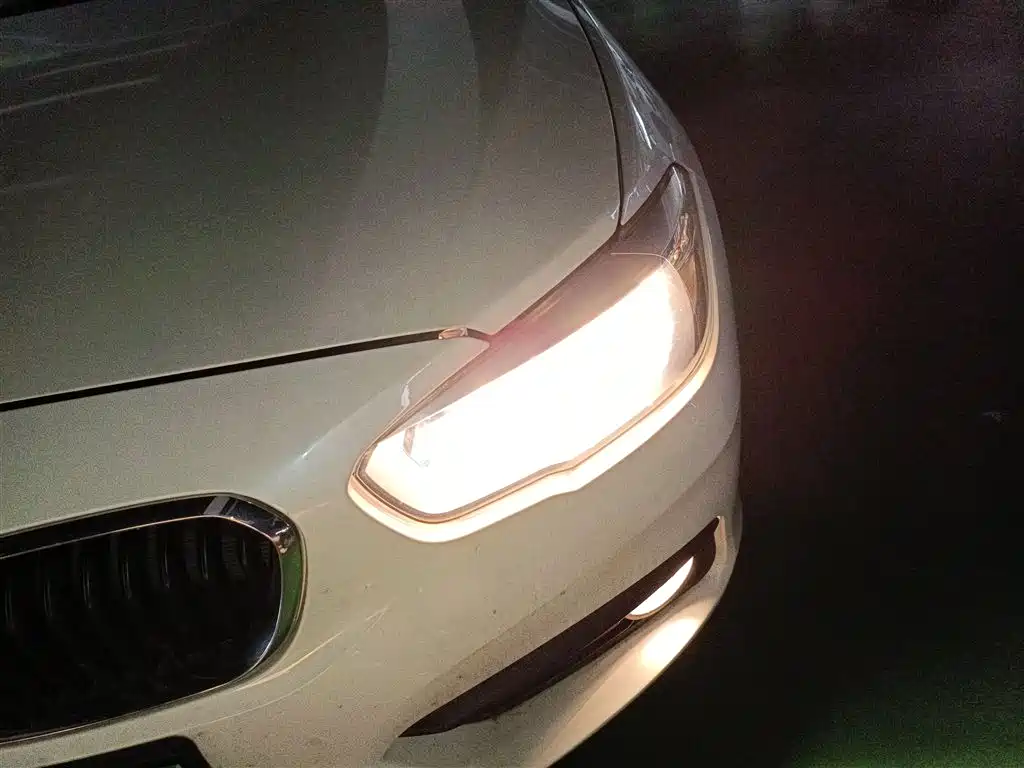 BMW 1 Series (Import) 2018 118i Leading фото 18