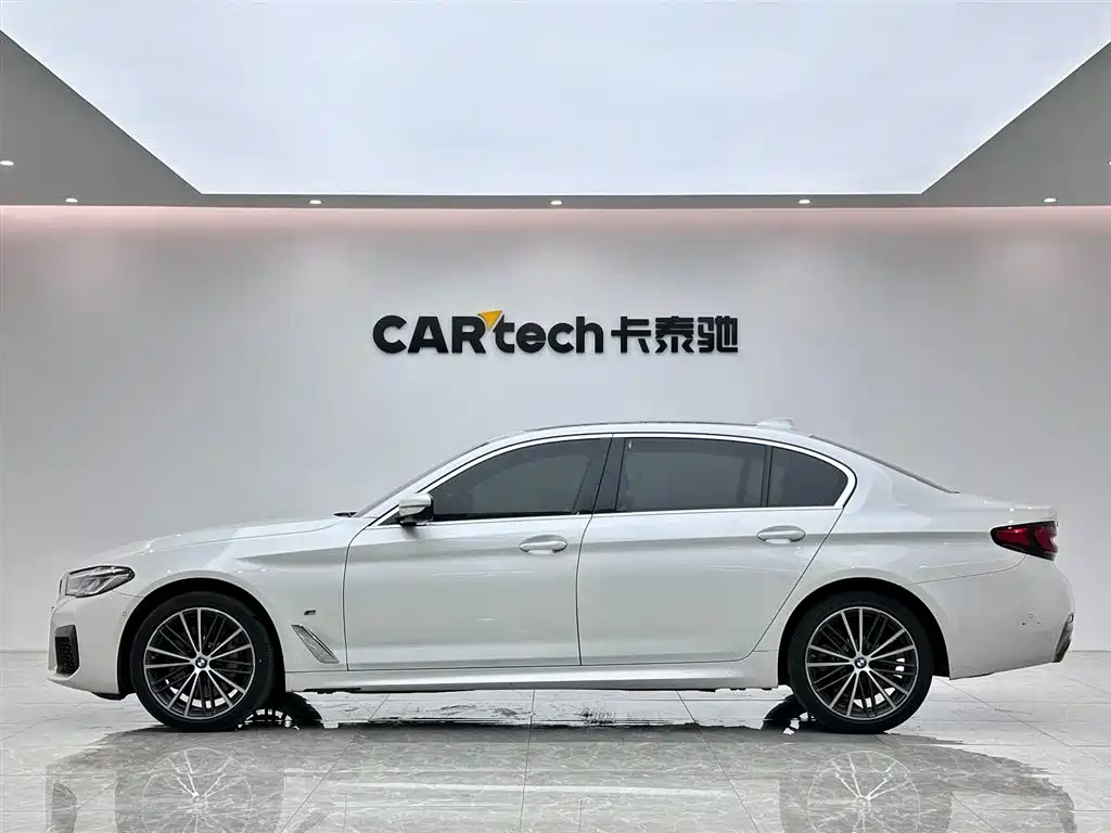 BMW 5 Series 2022 Facelift 530Li Leading M Sport Package фото 2