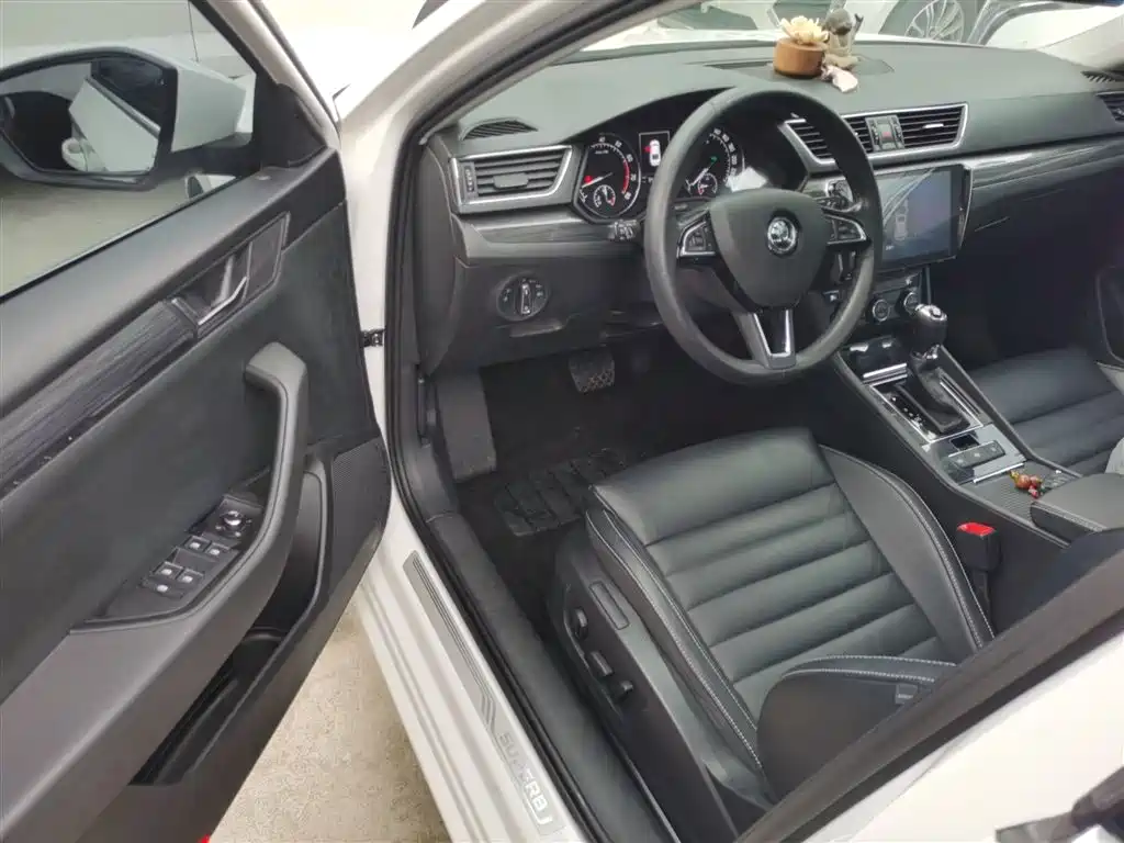 Škoda Superb 2016 TSI330 DSG Smart Edition фото 16