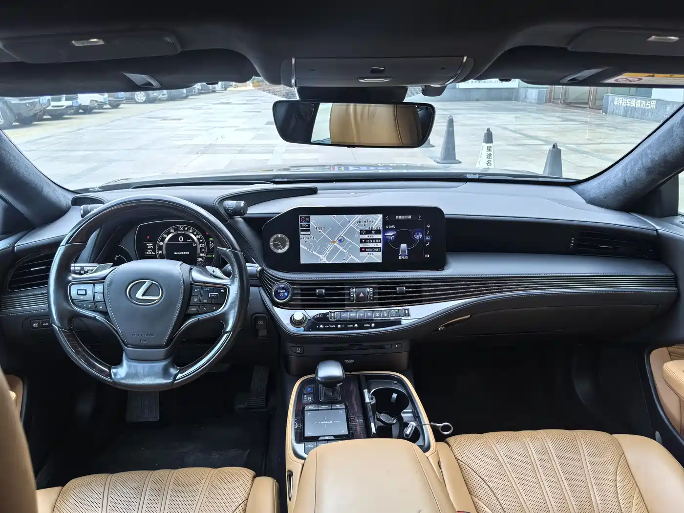 Фото 7 - Lexus LS