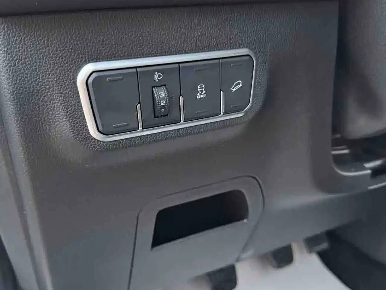 Haval M6 2023 PLUS 1.5T Manual Luxury Smart Connect фото 10